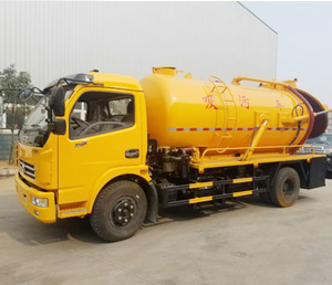 吸污車